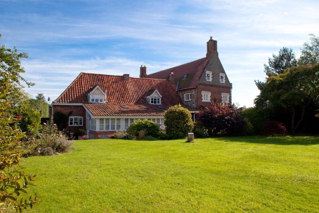 Catton Old Hall NWI Exterior photo